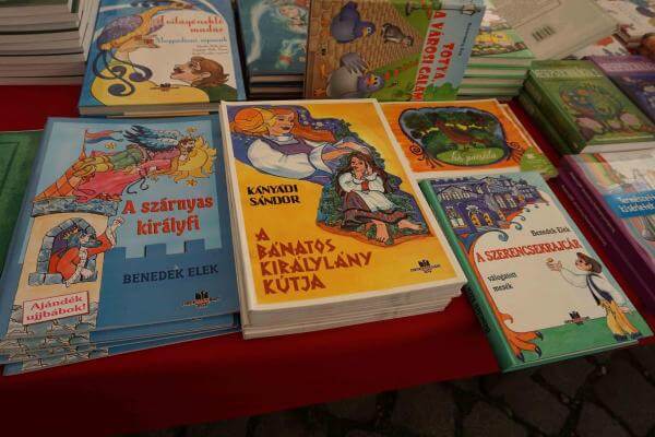 Kolozsvári Ünnepi Könyvhét Kolozsvári Ünnepi Könyvhét