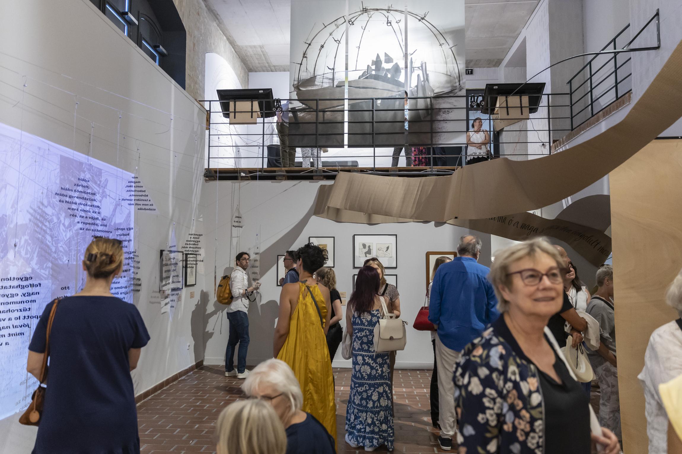 Útvesztőként megidézett mondatok