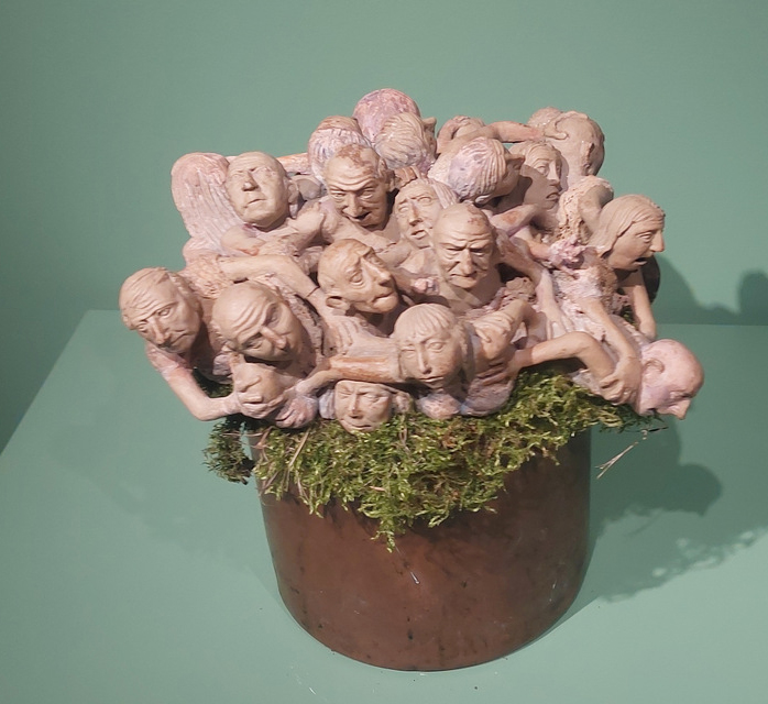 Az esendőség dicsérete – Karnevál a pince mélyén