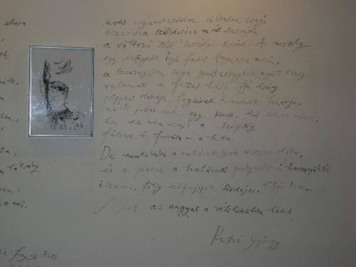 A Nyitott Műhely fala: Petri György kézirata