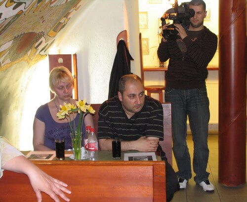 TV és érdeklődők