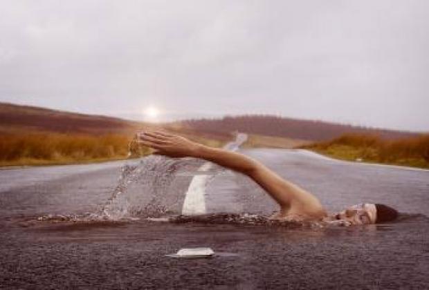 swimmer-1678307_960_720_0