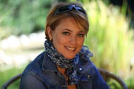 Régmúlt történetek, filmszerű modernség