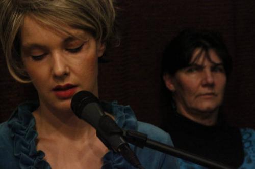 Tengernyi nő, tengernyi mondat