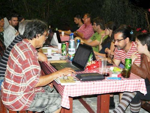 Tereket takaró térparavánok - Szüts Miklós és Vojnich Erzsébet festőművészek szegedi kiállításáról és összművészeti albumáról