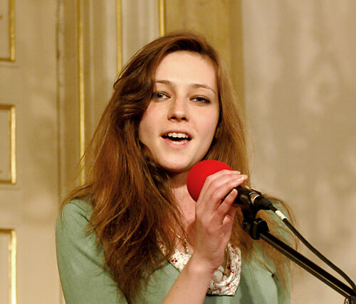 VERSFESZTIVÁL A PETŐFI IRODALMI MÚZEUMBAN - Négykezes tudósítás és fotóriport