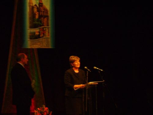 Szili Katalin meghatja magát