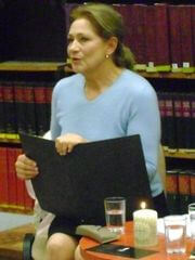 Bordán Irén verset mond