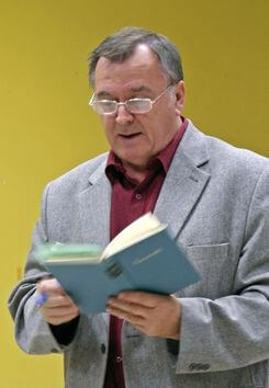 Sándor Zoltán verset mond