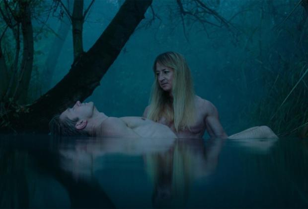 Forrás: https://screenanarchy.com/2022/02/sundance-2022-review-hungarian-gentle-spotlights-female-bodybuilding.html